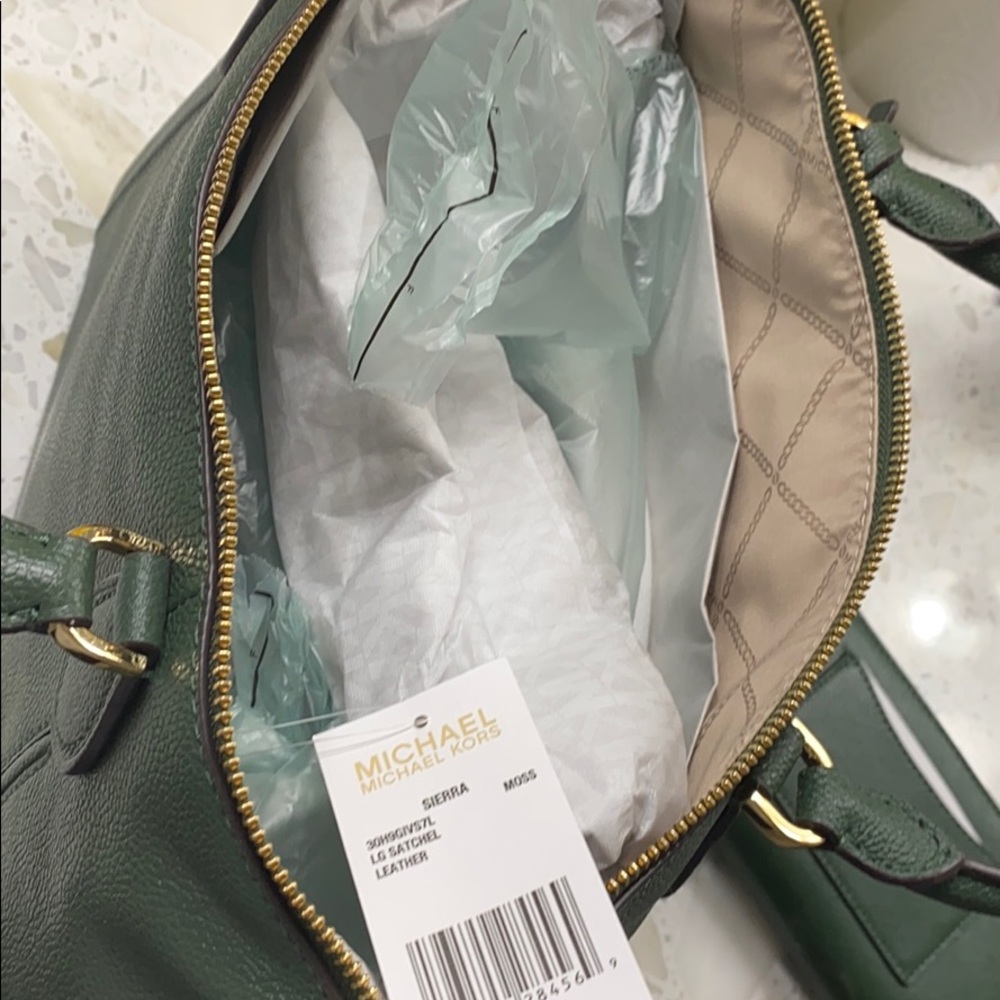 ❌SOLD❌Micheal kors Moss Sierra handbag and wallet - Picture 4 of 7